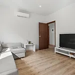 Daire Sunny Retreat By Lovelystay *