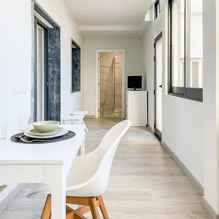 Sunny Retreat By Lovelystay * Loule