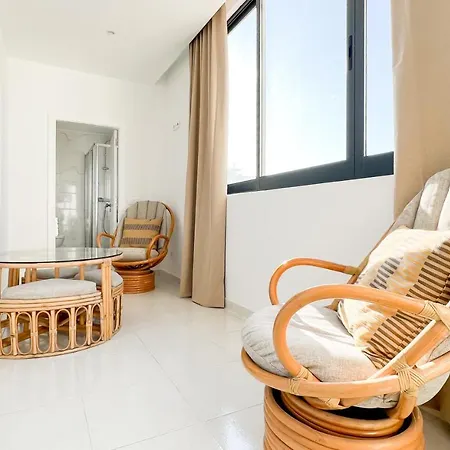 Apartment Sunny Retreat By Lovelystay