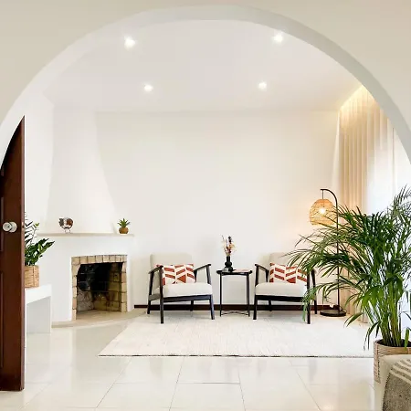 Sunny Retreat By Lovelystay Apartment