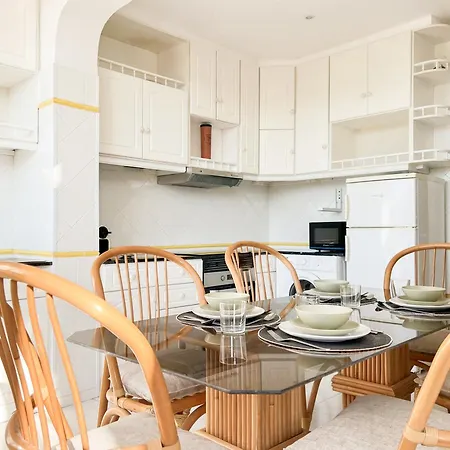 Apartment Sunny Retreat By Lovelystay