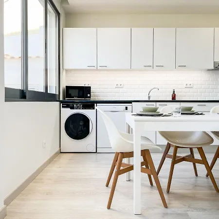 Sunny Retreat By Lovelystay