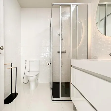 Sunny Retreat By Lovelystay *