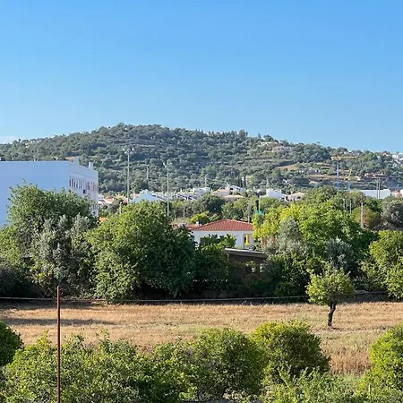 Sunny Retreat By Lovelystay *