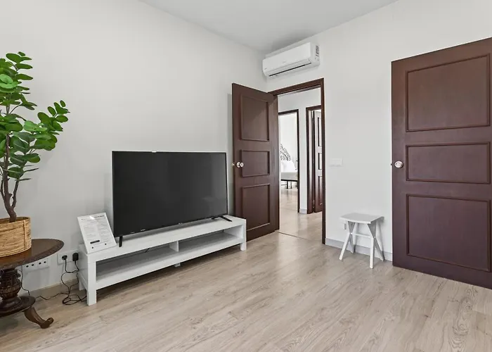 Sunny Retreat By Lovelystay