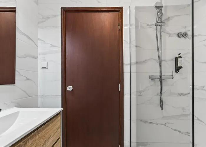 Lägenhet Sunny Retreat By Lovelystay *