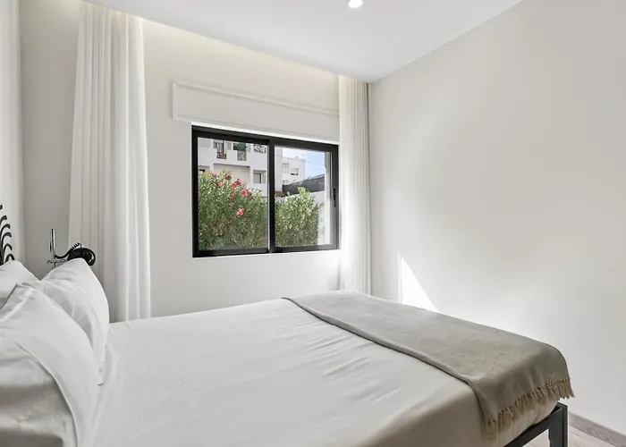 Sunny Retreat By Lovelystay