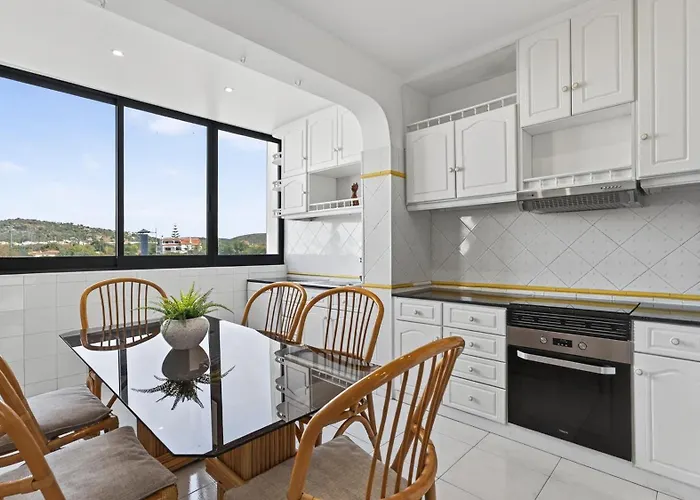 Sunny Retreat By Lovelystay Apartman