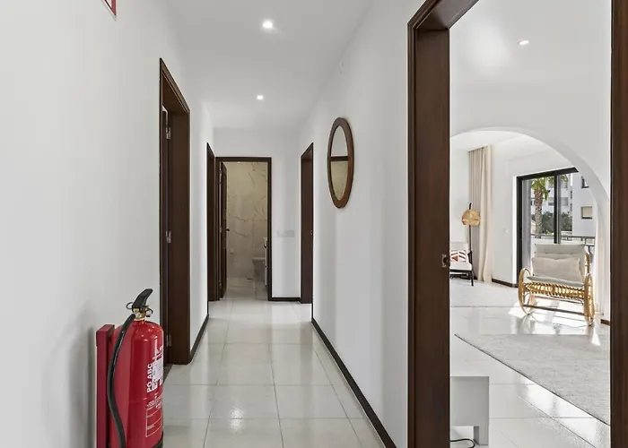 Apartman Sunny Retreat By Lovelystay