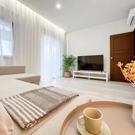 דירה Sunny Retreat By Lovelystay